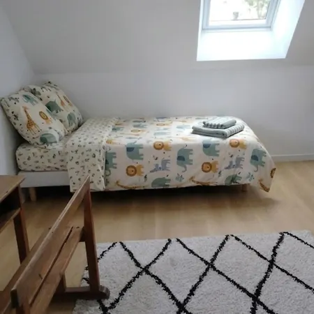New 3-min Walk To & Large Garden